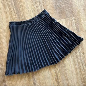 VINTAGE BCBG navy gray pleated mini skirt